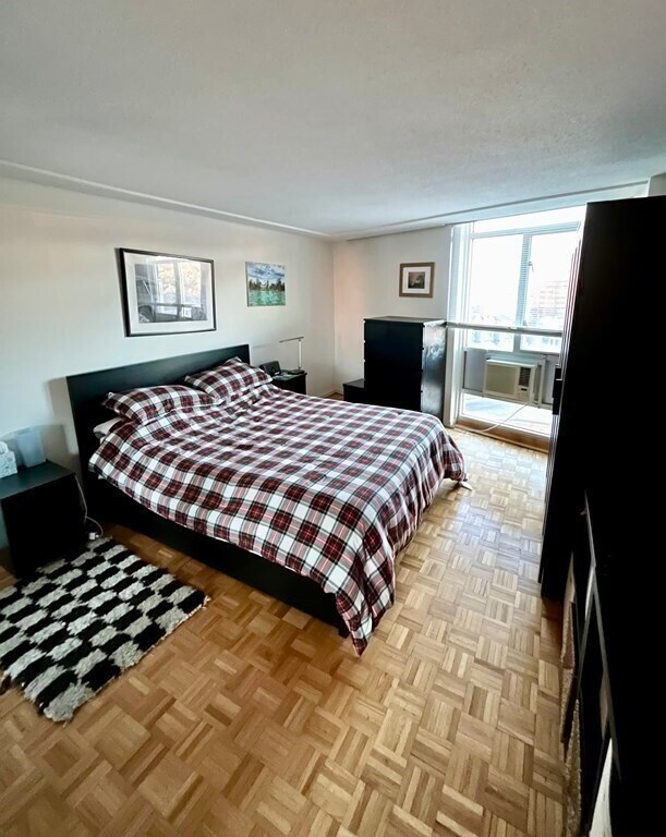 Building Photo - 19 Winchester St