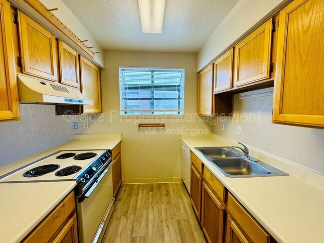 Building Photo - 12366 W Nevada Pl