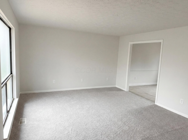 Building Photo - 6288 Fence Row Ln