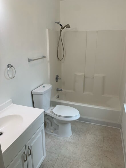 Bathroom - 1964 Front Ave W