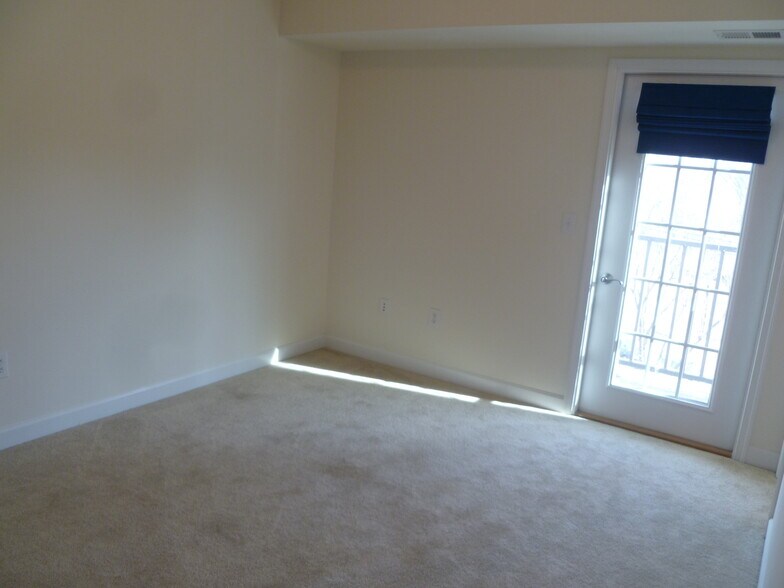 Building Photo - 5414 1st Pl NW