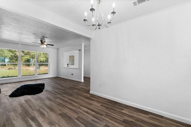 Building Photo - 456 Deep Woods Ln