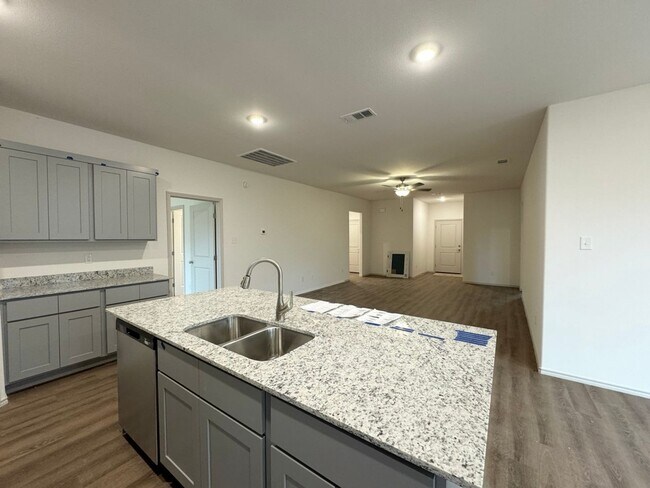 Building Photo - New Beginnings Start With AMRR: 3 BD Suburban Style Neighborhood!