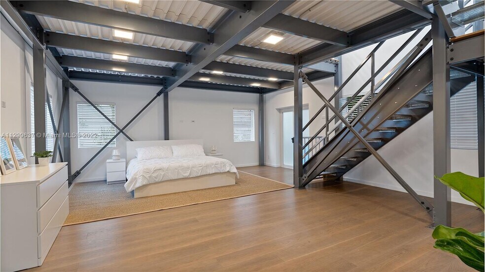 Building Photo - 1310 Flamingo Way