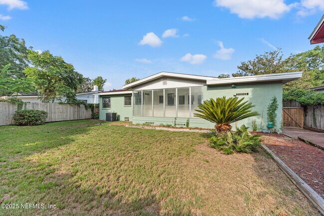Building Photo - 6235 Fordham Cir E