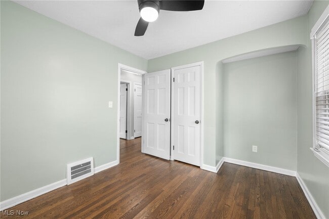 Building Photo - 574 Huntmere Dr