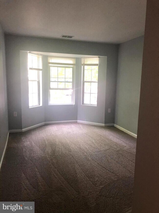 Building Photo - 114-7 Timberlake Terrace