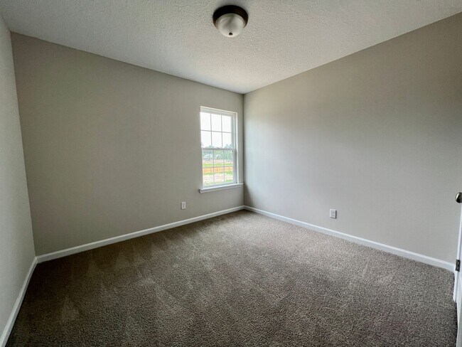Building Photo - 62 Whippoorwill Wy NE