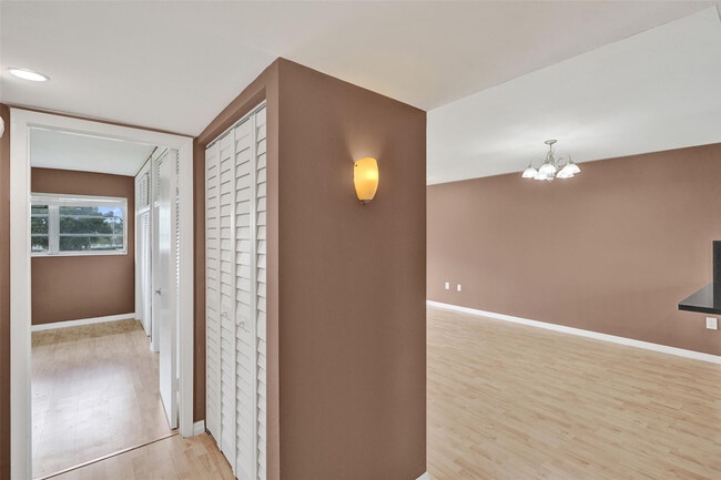 Building Photo - 7580 SW 82nd St