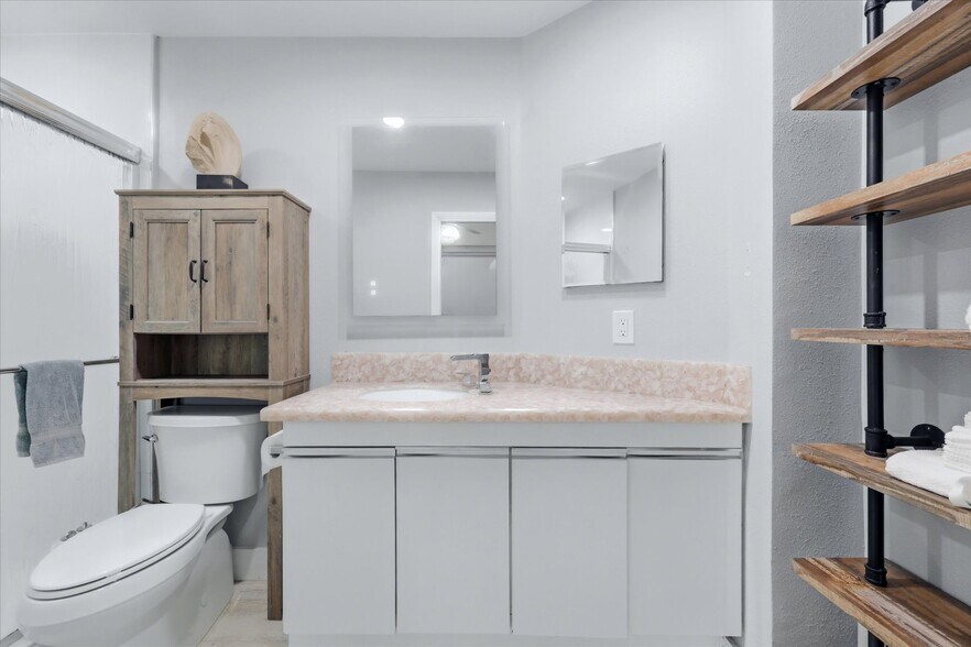 Building Photo - 4401 Glebe Farm Rd