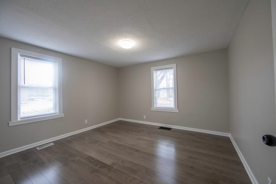 Bedroom 1 - 5474 Terrace Ave