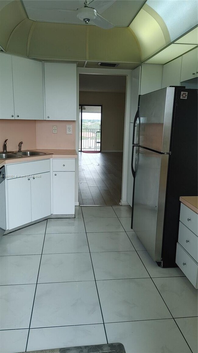 Building Photo - 3575 Brokenwoods Dr