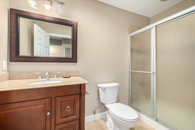 Building Photo - This beautiful 3-bedroom, 3-bathroom in Parker