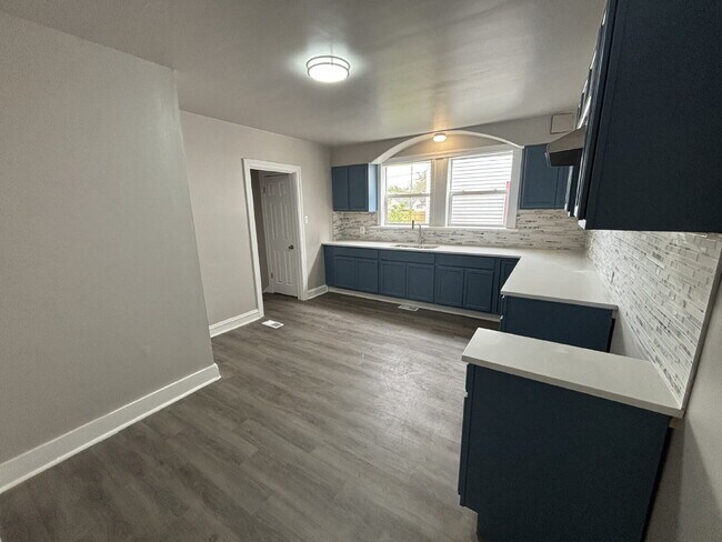 Building Photo - Cozy 4-bed home in Gary's Historic neighbo...