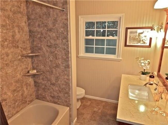 Building Photo - 680 N Cambridge St