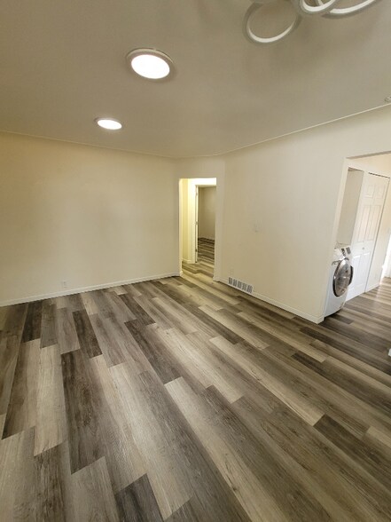 Building Photo - 715 S Krameria St
