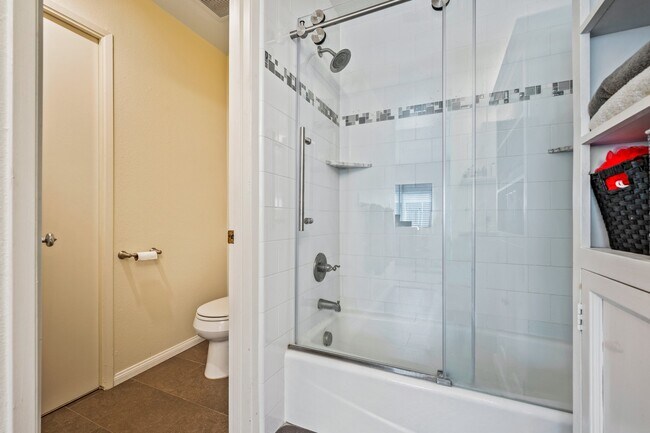 Building Photo - 1911 Mathews Ave