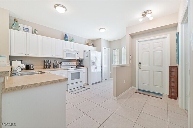 Building Photo - 9185 Celeste Dr