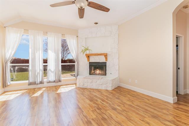 Building Photo - 3925 Oakmont Dr