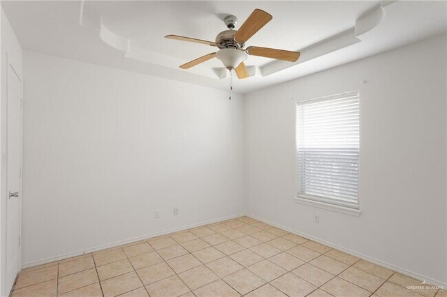 Building Photo - 705 W Bronze Dr