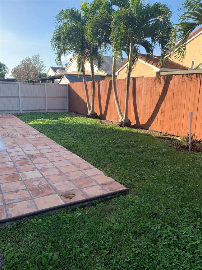 Building Photo - 15857 SW 85th Ln