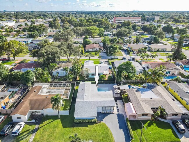 Building Photo - 6540 Park St