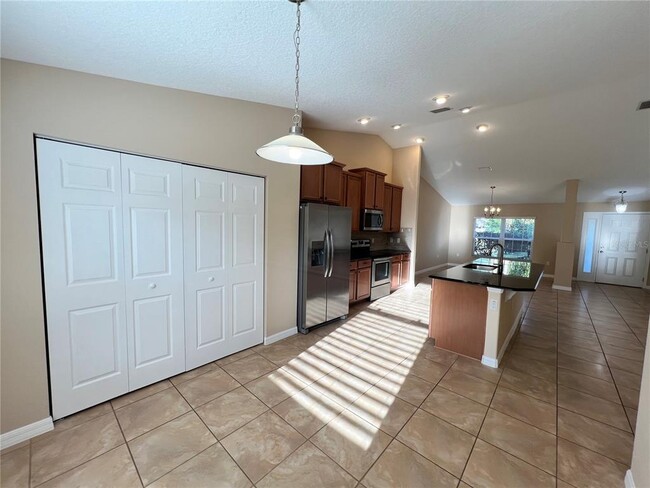 Building Photo - 6 Barbera Ln