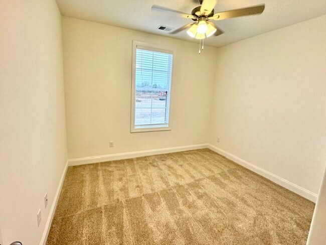 Building Photo - NewburyDr7436