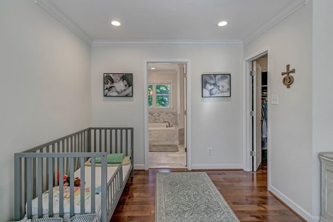 Building Photo - 6612 Kerns Rd