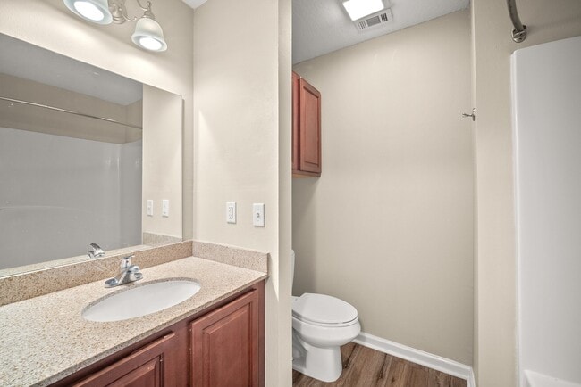 Building Photo - 720 Arbor Lake Dr