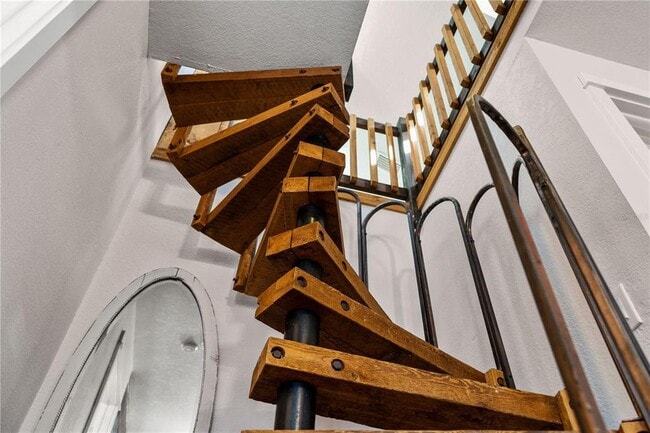 Building Photo - 731 Texas St