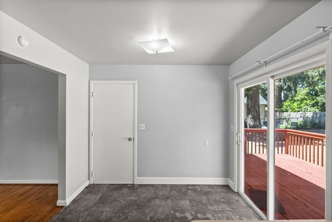 Building Photo - Charming 3-Bedroom Bungalow on Large Fenced Lot