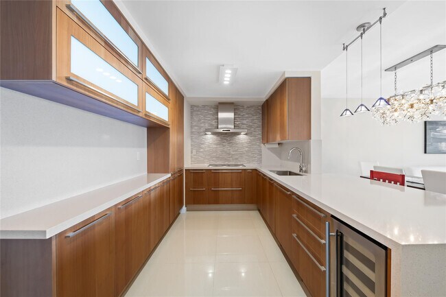 Building Photo - 3800 Galt Ocean Dr