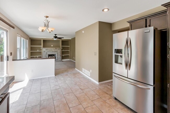 Building Photo - Charming 4 Bedroom 3 Bath in Highlands Ranch!