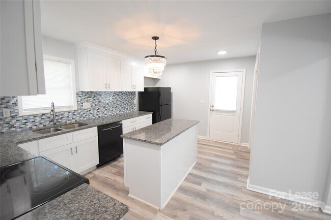 Building Photo - 6628 Cool Water Ct