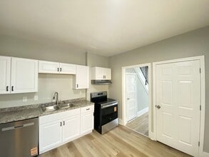 Building Photo - 10 Freeman Ct