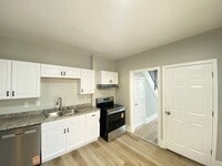 Building Photo - 10 Freeman Ct