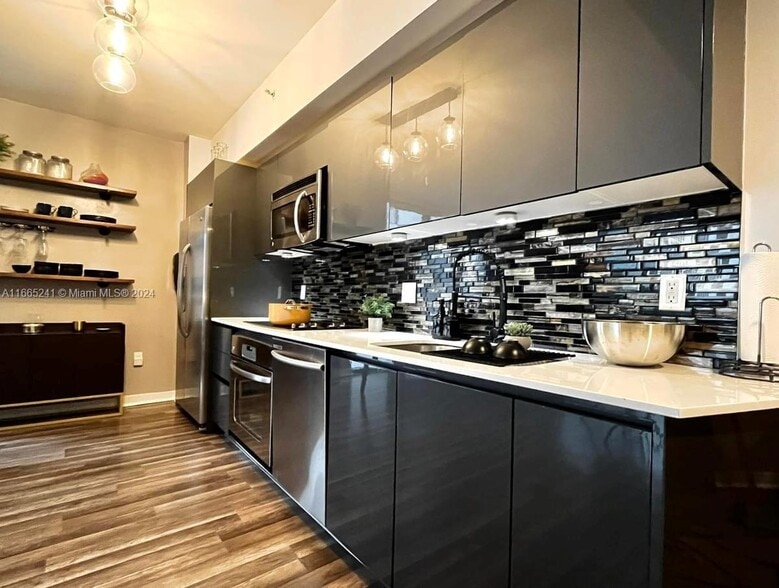 Primary Photo - 31 SE 6th St