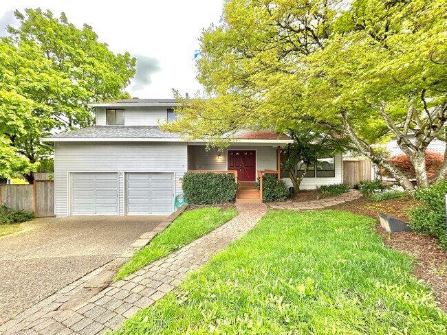 Building Photo - Large 4 Bed, 2.5 Bath House! Landscaping Included!