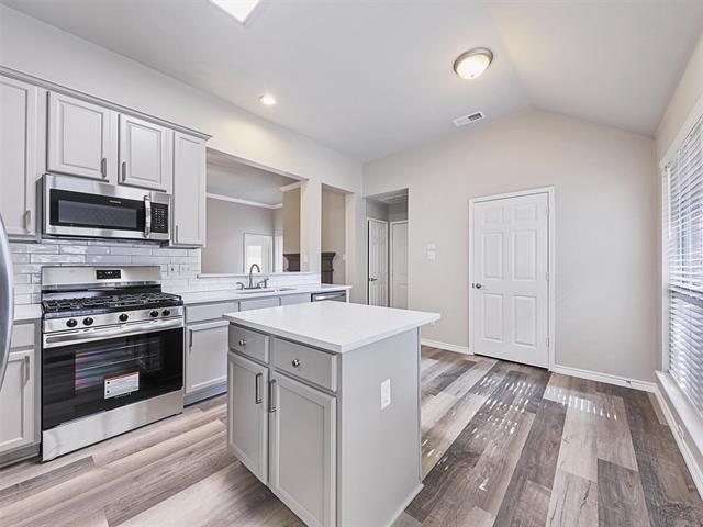 Building Photo - 2709 Vail Dr