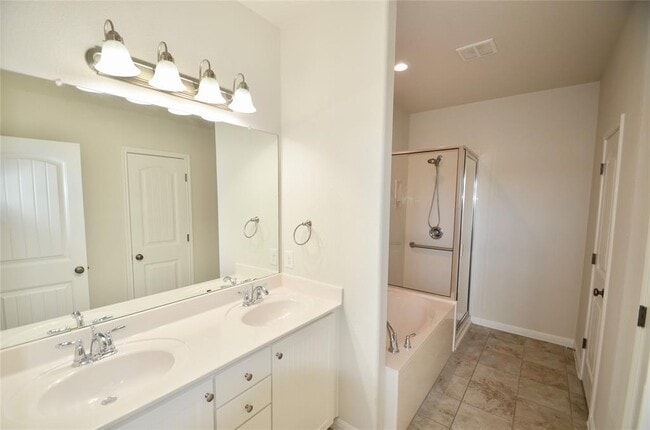 Building Photo - 9617 Solana Vista Loop