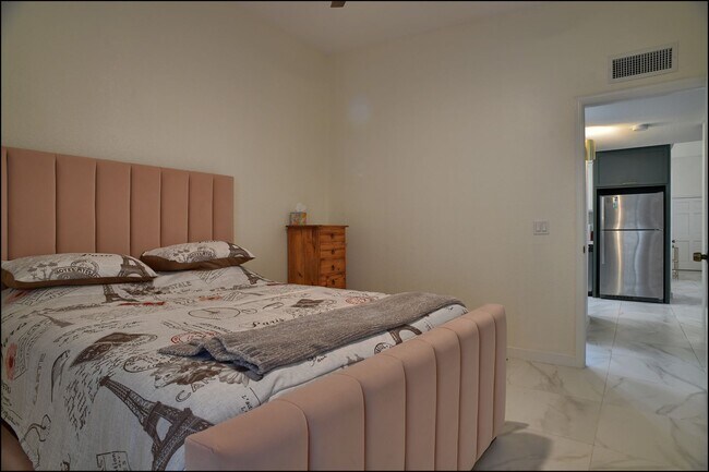 Building Photo - Available to View