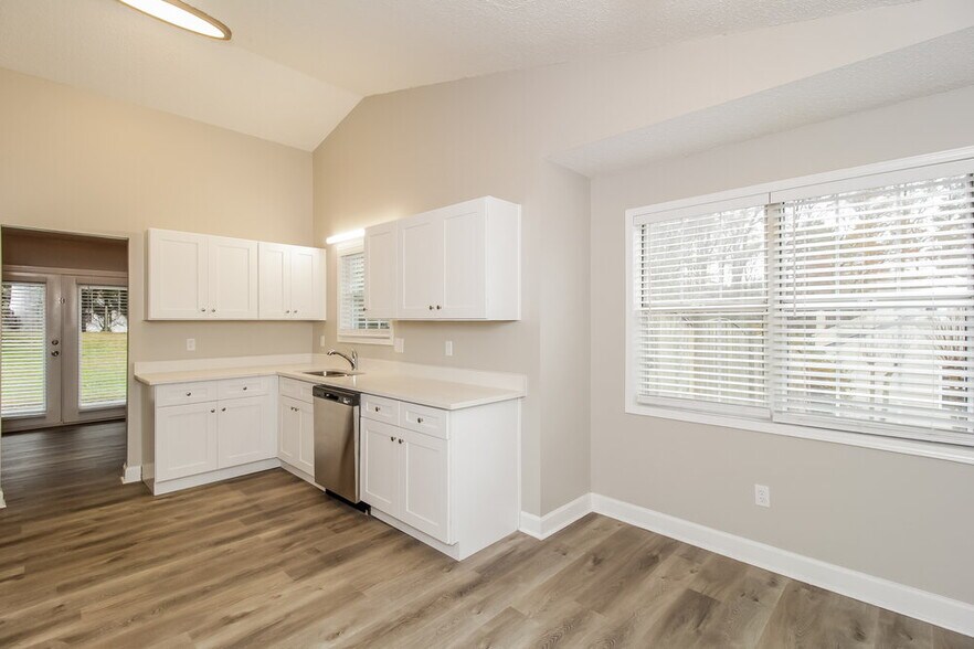 Building Photo - 3901 Old Villa Ct