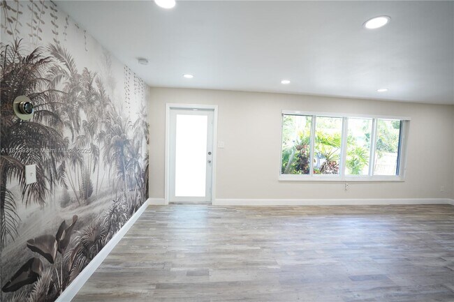 Building Photo - 2573 Conroy Dr