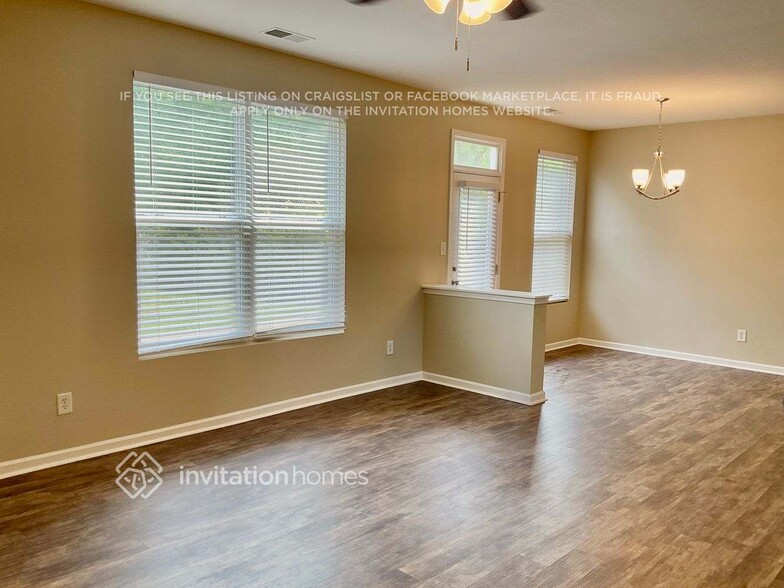 Building Photo - 1009 Tiger Eye Ave