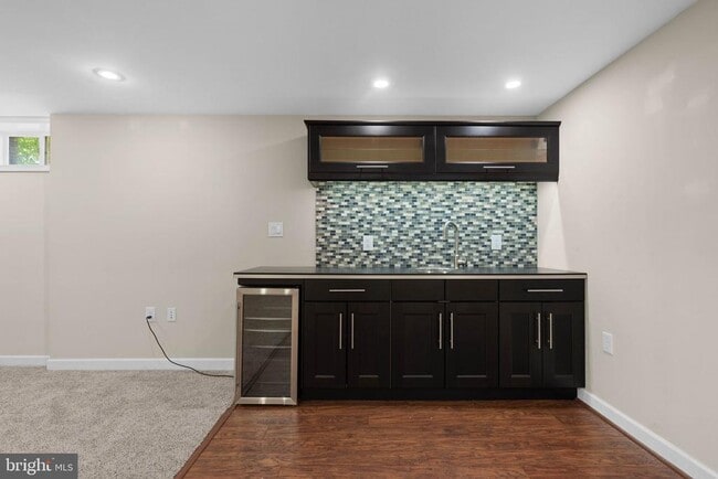 Building Photo - 6505 Panorama Dr