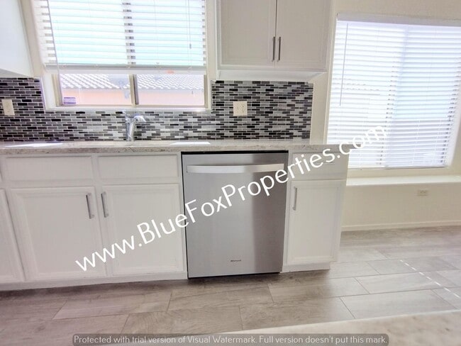 Building Photo - 5781 W Cortaro Crossing Dr