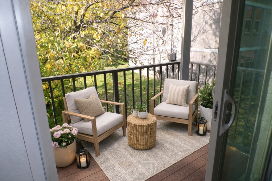 Building Photo - Clovernook Apartments