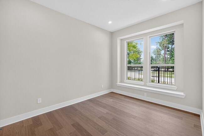 Building Photo - 304 Fields Ln