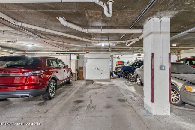 Building Photo - 821 Del Rio Way